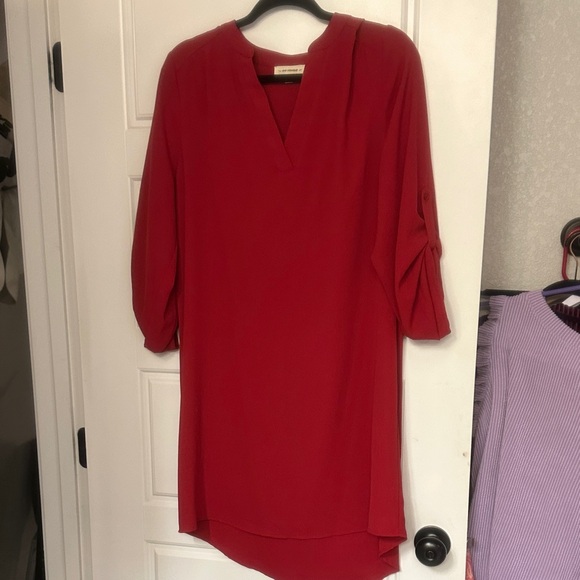 Eesome Scarlet V-Neck Dress - Picture 1 of 1